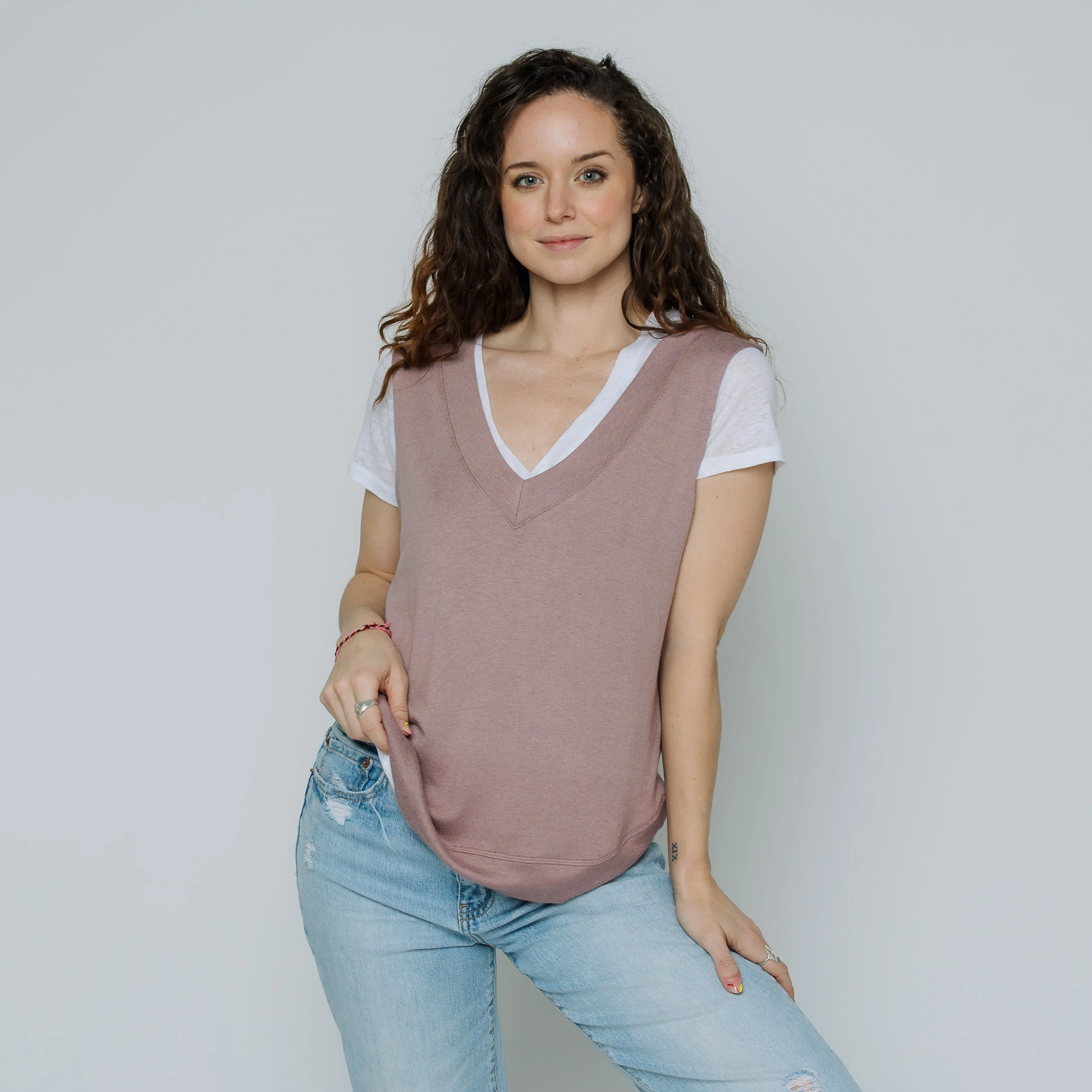 Gillian V-Neck Knit Vest (Dusty Pink)